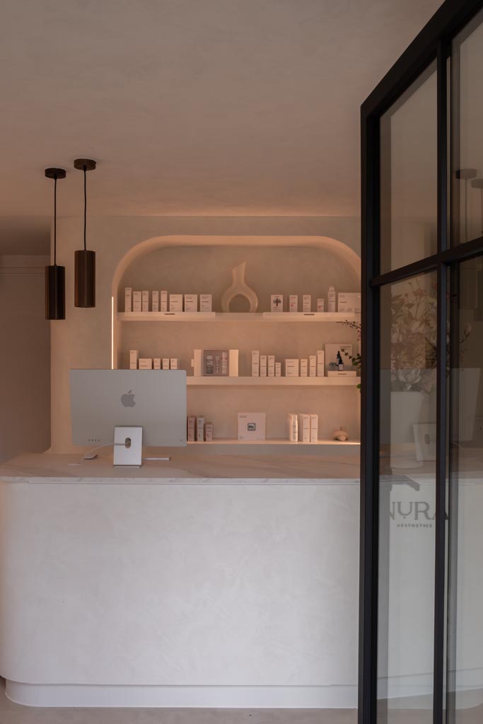 PROJECT Nura Cosmedics - Minimalistisch interieur schoonheidssalon voor een wellness beleving