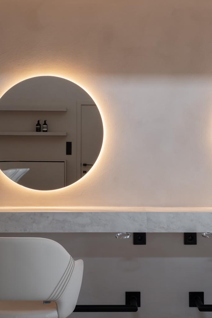 PROJECT BLITZ HAIRSALON - Compact interieur voor kapsalon: stijl ontmoet functie