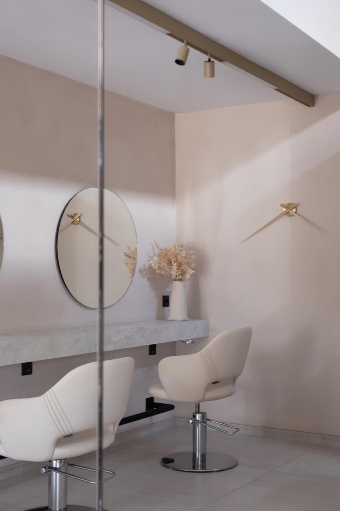 PROJECT BLITZ HAIRSALON - Compact interieur voor kapsalon: stijl ontmoet functie