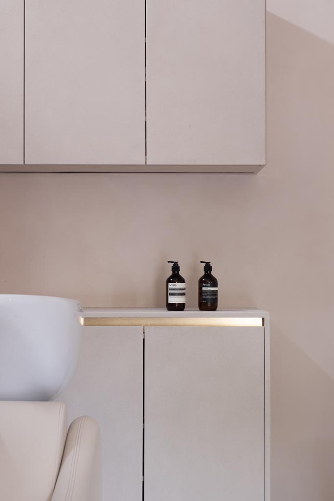 PROJECT BLITZ HAIRSALON - Compact interieur voor kapsalon: stijl ontmoet functie